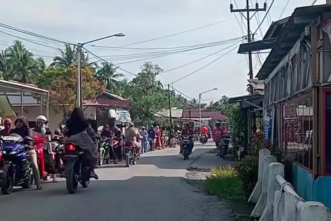 Pengurus SPBU Dungun Laut Jawai Robet Bantah Isu Kelangkaan BBM, Polisi Imbau Warga Tidak Menimbun