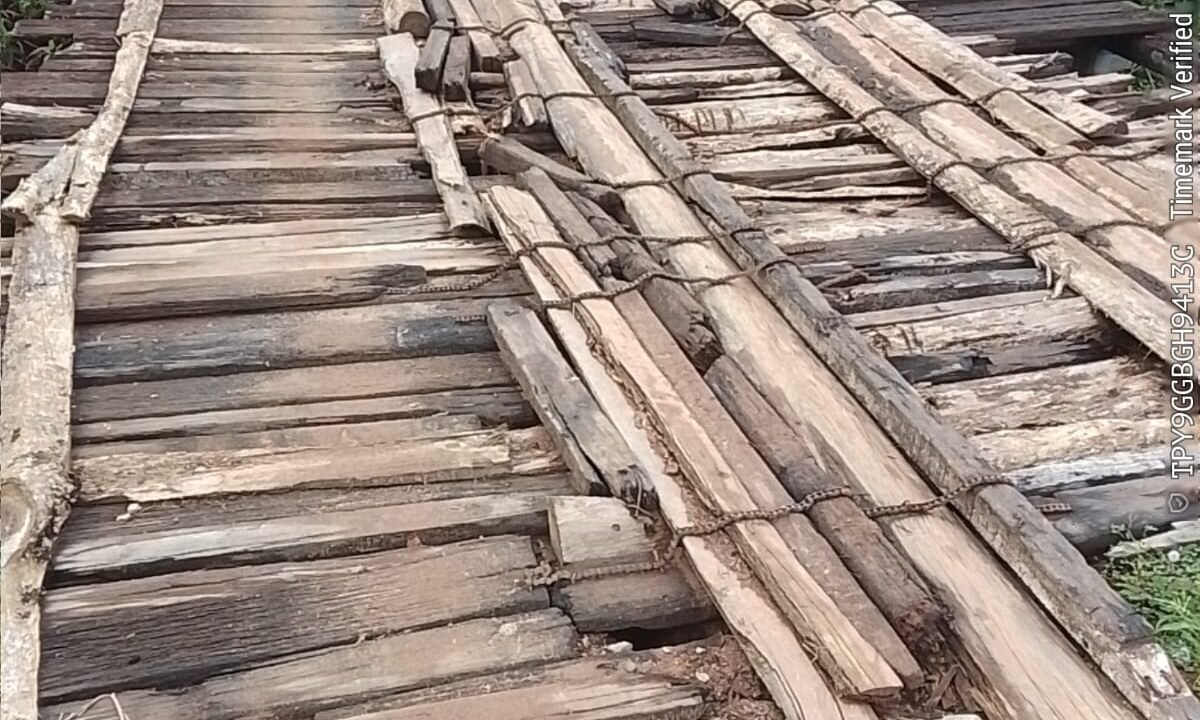 Jembatan Rusak di Paribang Baru, Warga Menanti Perbaikan