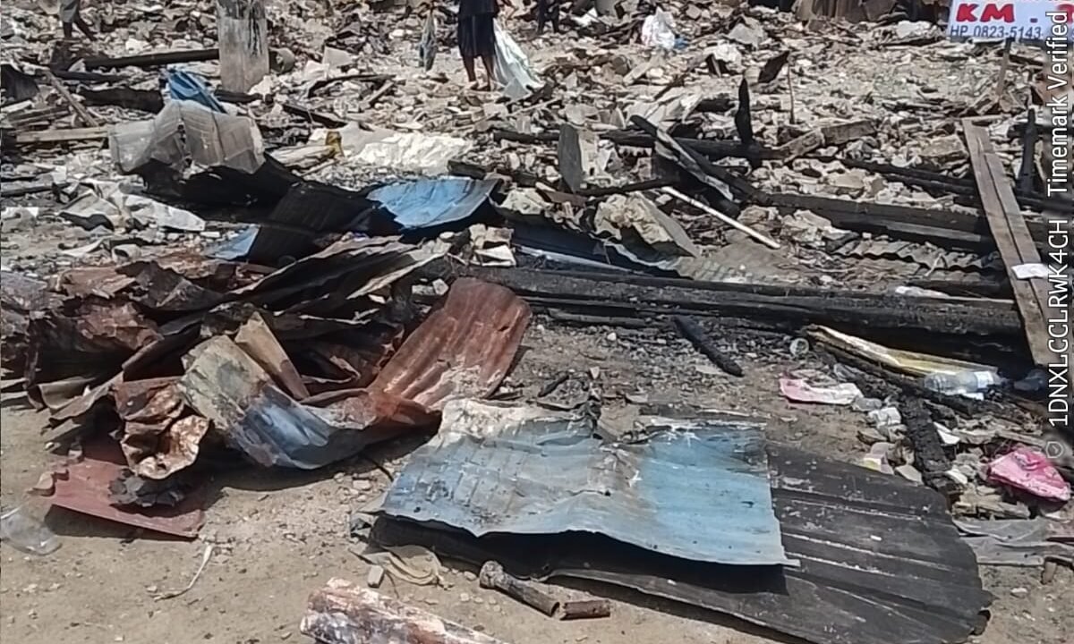 PUING-PUING SI JAGO MERAH MELALAP 16 RUKO PASAR NANGA PINOH