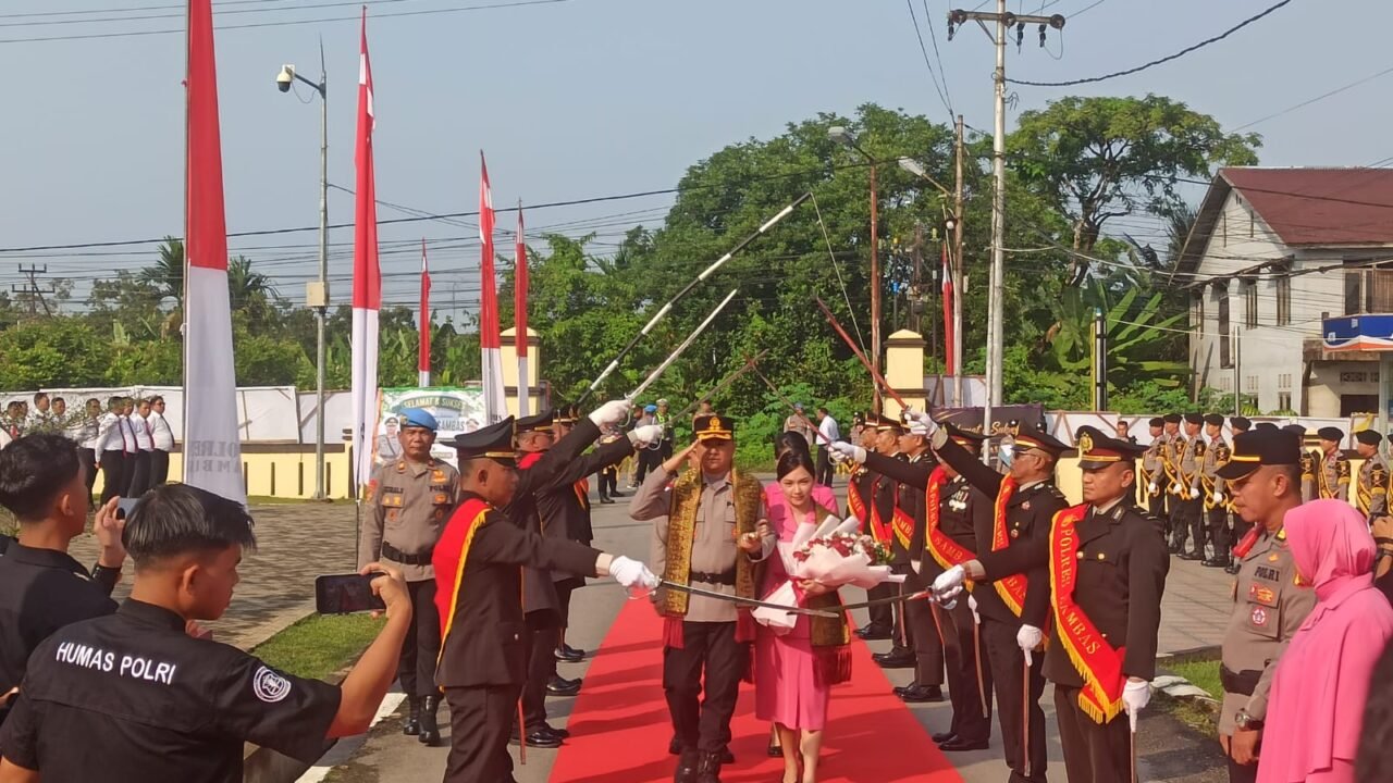 Kapolres Sambas Baru Ajak Personel Wujudkan Polri Presisi dan Berintegritas